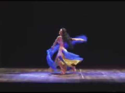 Hadjza Kalif em apresentação solo no Teatro Ipanema - R.J.