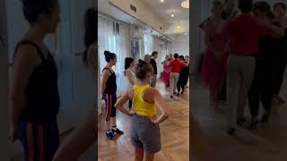 Clase con el maestro Demián García. #escuelamundialdetangoge #tango #argentina #florida656