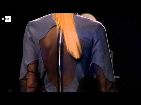 Antonio Sicilia apuesta por el blanco, el negro y las transparencias