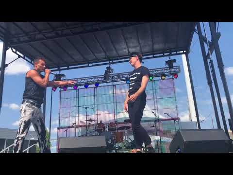 Leonardo Martinez - Body Language/iH8U Medley Live Performance