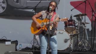 Ruthie Foster - &quot;When It Don&#39;t Come Easy&quot; (Live at the 2016 Dallas International Guitar Show)