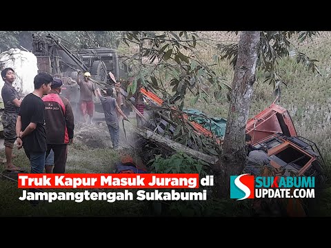 Truk Kapur Masuk Jurang di Jampangtengah Sukabumi
