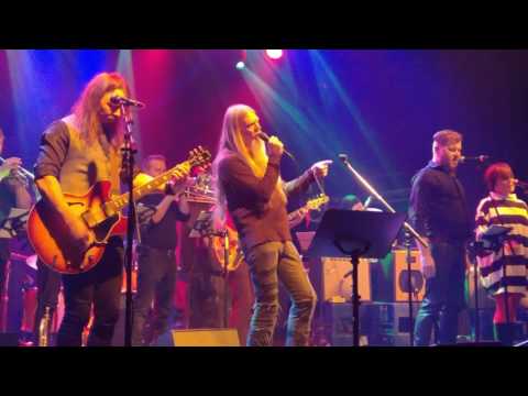 TUOMAS WÄINÖLÄ feat.Marco Hietala - We Are The Champions