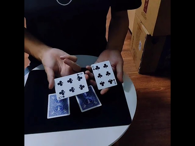 Vídeo relacionado con Cobra Playing Cards - Card Tricks - Trucos Magia y la magia - Magic Tricks and props