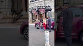 Download lagu Sexy lady chegando ao Hotel de Paris em seu Bentley #supercars #belezafeminina #lifestyle mp3