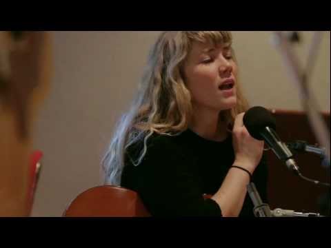 Caroline Smith - Tank Top (Live on 89.3 The Current)