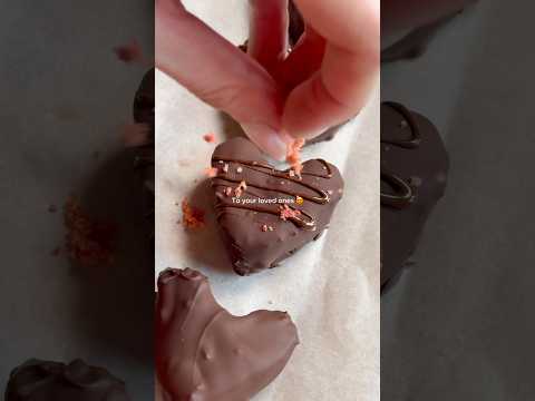 MOUTHWATERING Valentine’s Treat 💌💖✨ #valentinesday #veganrecipes