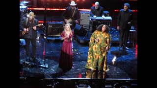 ELTON JOHN, SHERYL CROW, CHRIS STAPLETON &amp; BRITTANY HOWARD perform THE WEIGHT @ 2023 Rock &amp; Roll HOF