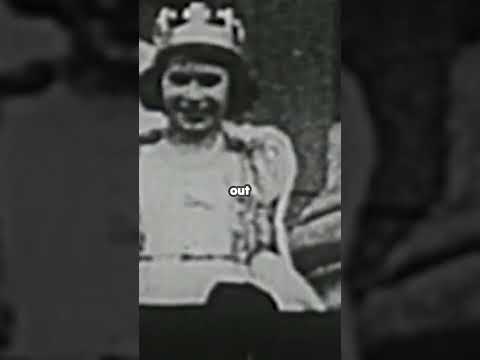 The Royal Family Acknowledges the Public #history #royalhistory #historyfacts #fashionroyalty #facts