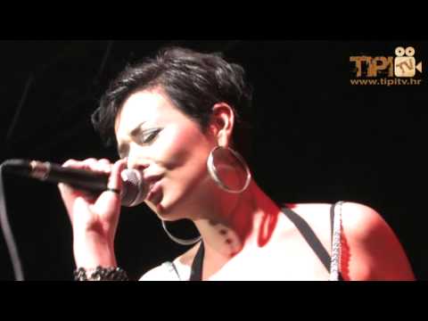 Vedrana Vukojević & Tony Cetinski (koncert Slavonski Brod)