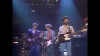 Hall &amp; Oates - &quot;Italian Girls&quot; - Live at the Fesarius