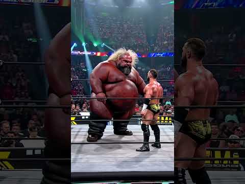 GIANTS VERSUS HEAVYWEIGHT WRESTLERS! #wwe