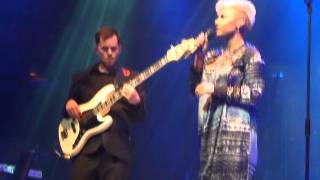 Emeli Sandé  - I Wish I Knew How to Be Free (Nina Simone cover) and Suitcase - Live