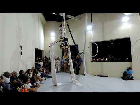 Aeral Silks Duo Show Dubai to Freya Ridings - Ultraviolet
