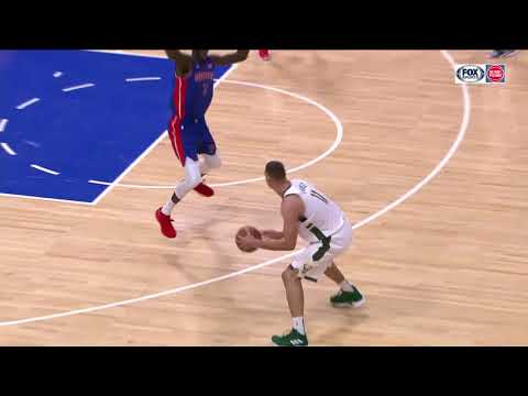 NBA, playoff 2019, Bucks vs. Pistons, Round 1, Game 3, Move 34, Brook Lopez, highlight