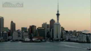 preview picture of video 'Auckland City and Sea Timelapse with tilt shift effect'