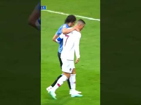 Respect between Ronaldo and Cavani😍 