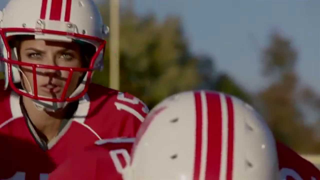 Victoria’s Secret Angels hrají Football