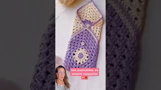 Com dois quadradinhos saiu uma linda peça #crochet #croche #crochêcomamor