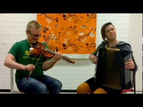 belbow - a Finnish-Norwegian folk music duo!