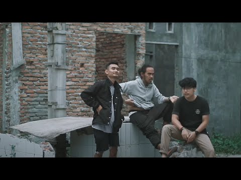 LILYO x EMDEE x AKAMIC - JUMPA SIMPANG | REACT !!
