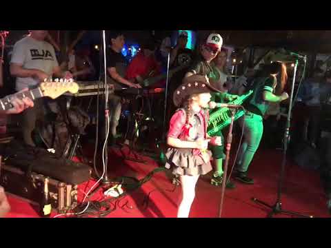 LA MARQUESA DEL ROCK CON PABLO LESCANO DAMAS GRATIS!