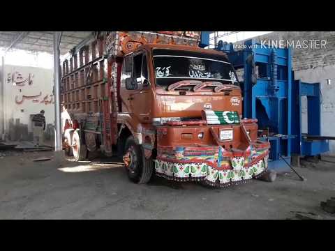 UD Nissan diesel Pakistani truck Unloading steel sheets