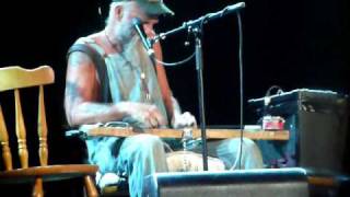 Seasick Steve 2009-04-11 Save Me at Byron Bay Bluesfest