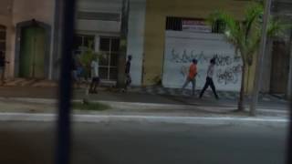 [Cotidiano] Briga de gangue é registrada em frente à Polícia Federal, no Recife