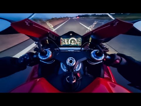 2025 Ducati Panigale V4S Top Speed ​​on the Autobahn!