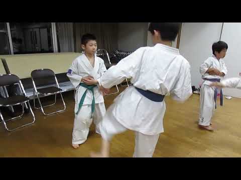 レバーの意識付けをさせて正確に三日月蹴りで狙う稽古