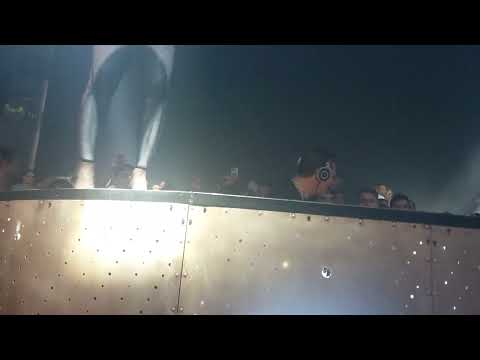 Tiësto at Zouk Nightclub: Darude Sandstorm live front and center