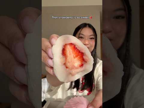 Rating mochi in Japan 😍🍓☁️