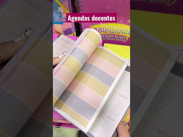 Vídeo relacionado con Agenda - Planificador para el mejor profe del mundo entero: Regalo personalizable y original para profesores. Agenda especial para maestros, profes y tutores. Año escolar - semana vista. DIN A4