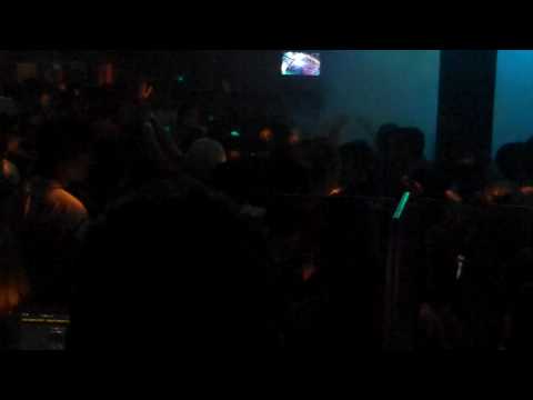 Johnny Jover dropping Afrojack "Watcha Say' w/  Steve Angello & AN21 Swing 'N' Swoosh