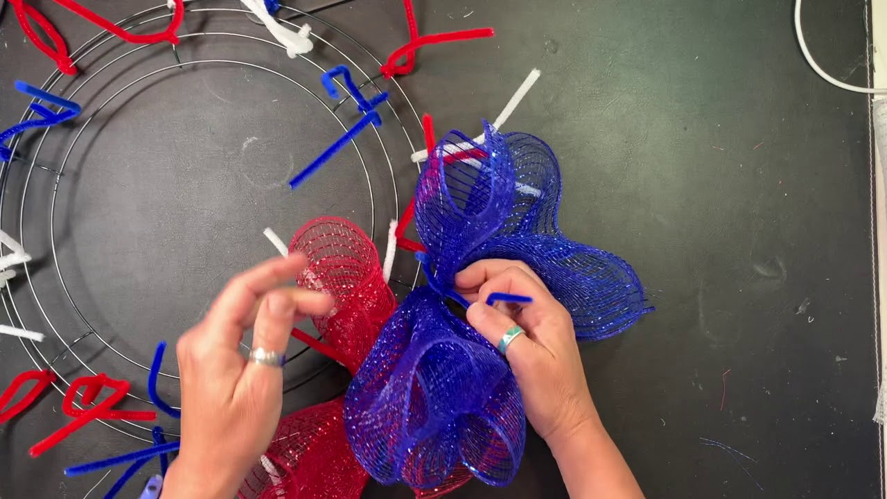 How to Assemble Your Fourth of July Wreath Kit