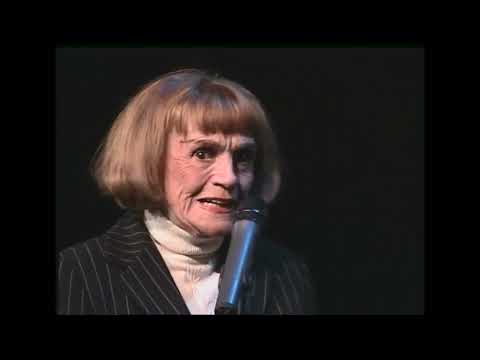 Gisela May singt Lieder zur Eröffnung des Kongresses Kultur des Friedens 2003