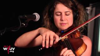 Laura Veirs - "That Alice" (Live at WFUV)