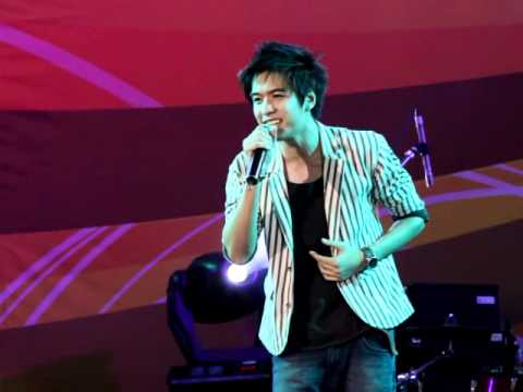 [Fancam] 110311 Warm (Chocolate Series) - Rak Thoe Yak Choe Khao (Urban Market)