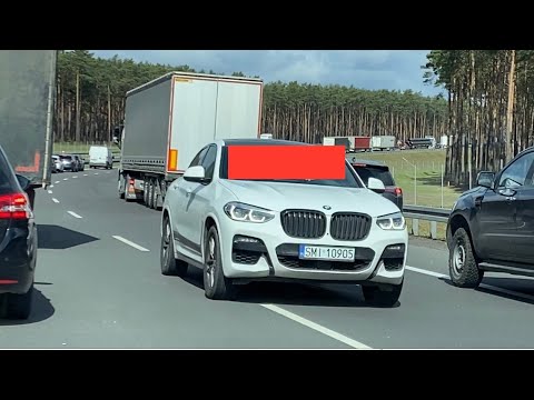 Burak z BMW wykorzystuje korytarz życia 