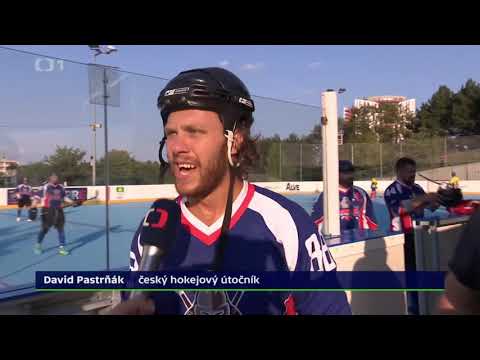 Reportáž: Hvězda NHL David Pastrňák si zahrál hokejbal za Karvinou!