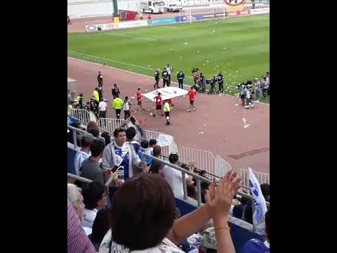 "C.D. Antofagasta vs U. De Concepcion- Salida de los equipos y gran bandera albiceleste" Barra: Los Pumas &bull; Club: Deportes Antofagasta