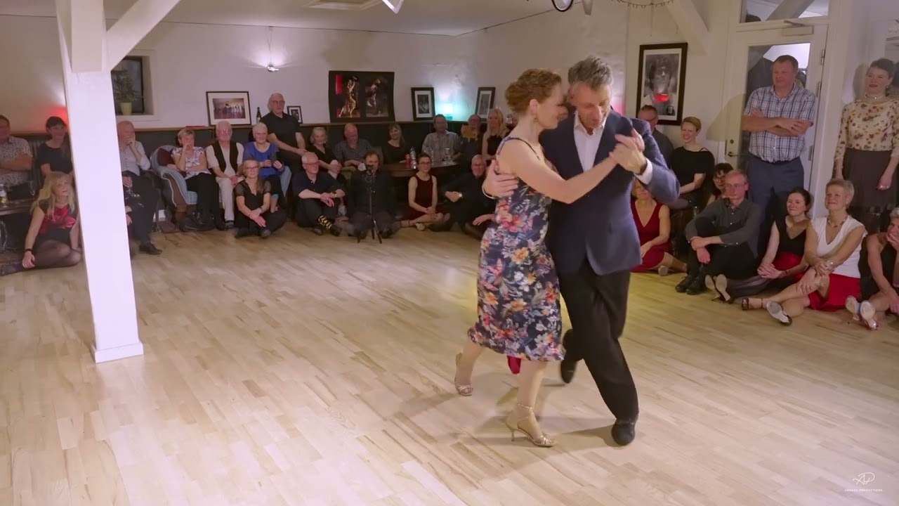 Bryndis Halldorsdottir & Hany Hadaya dancing milonga to Zapatos Rotos the 25/11-22. @M2tangoStudio