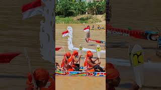 Download lagu easily flipped the giant wooden split, their strength was extraordinary #pacujalur #aurafarming #fyp mp3