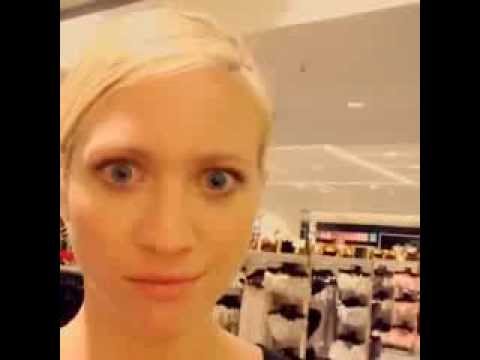 Titanium | Brittany Snow & Anna Kendrick | « We should go. »