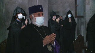 Միաբանական ուխտի գիշերային պատարագ Ս. Էջմիածնի տոնին ընդառաջ