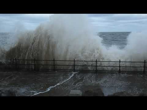 Large waves with high winds at Scarborough Sea life Centre