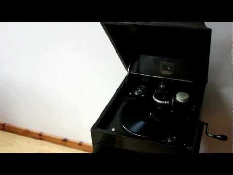 Danny Kaye and The Andrews Sisters - Civilisation (1947)