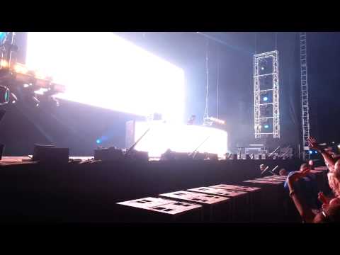 EDM CPH 2013 - DJ Steve Angello and DJ Tiesto