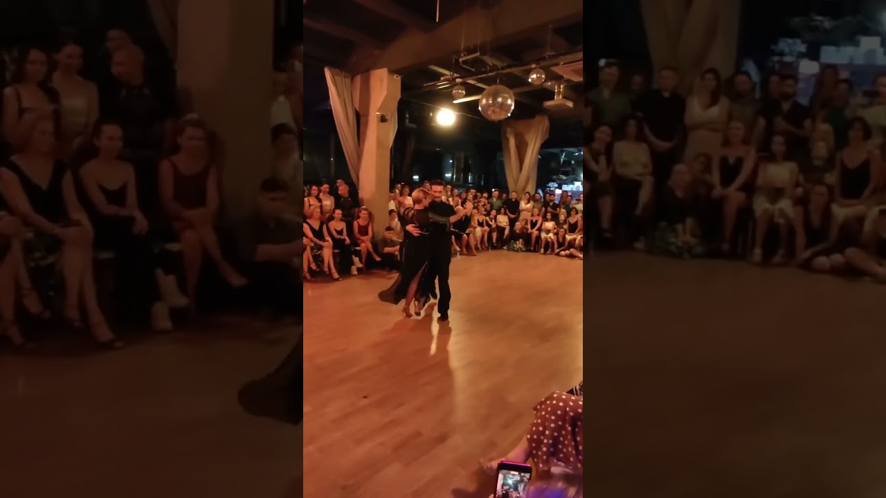 Alejandra Mantiñan  e Iván Nabokin - Rie Payaso